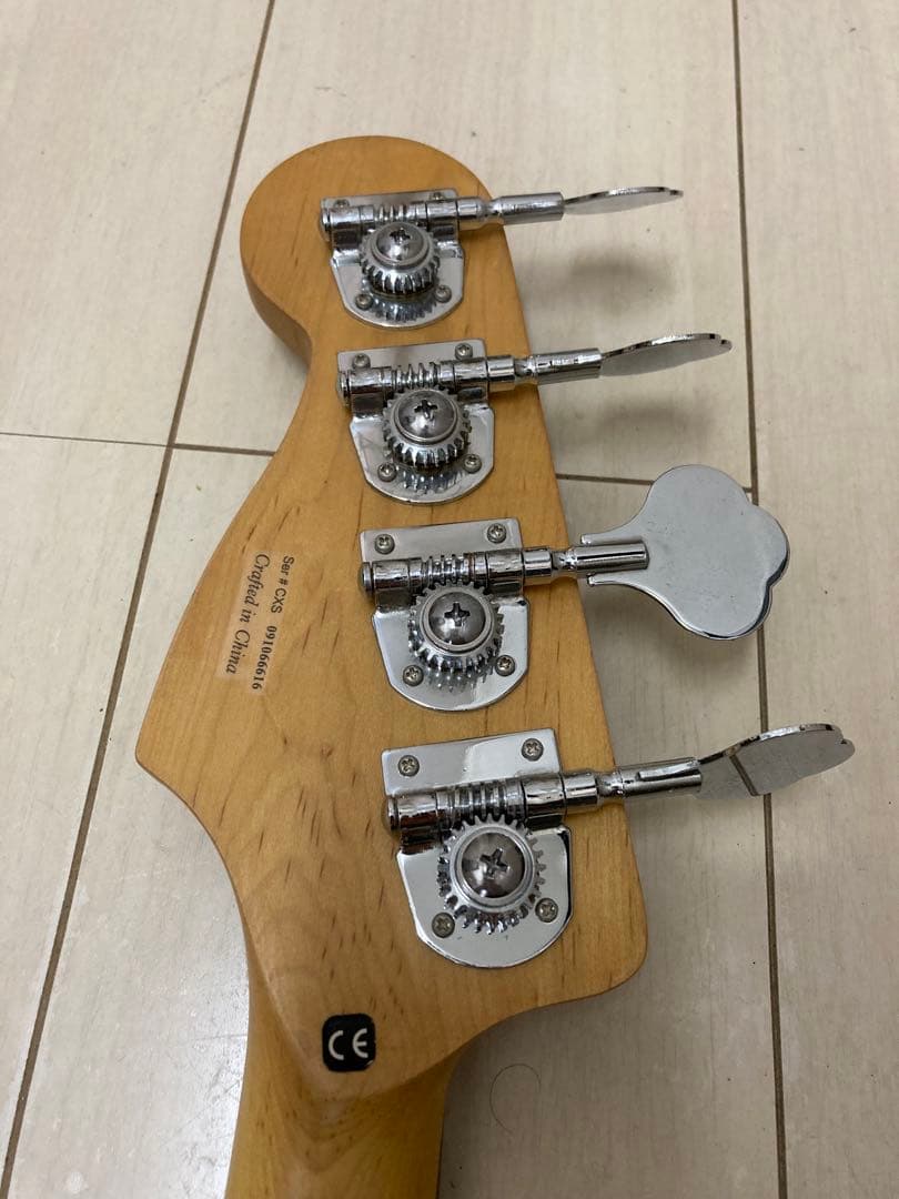 【直受けお安くします】Squie by Fender エレキベース サンバースト