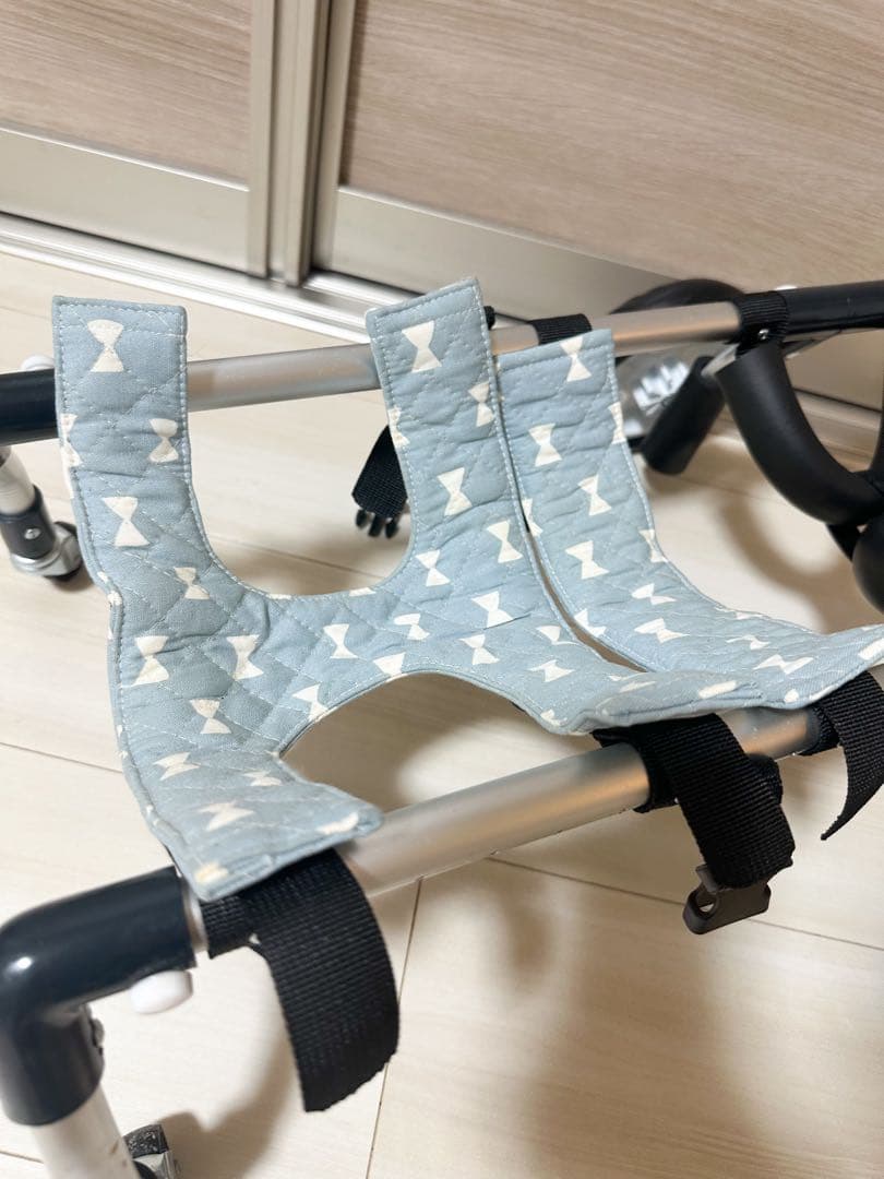 犬用車椅子　犬の歩行器　歩行サポート　犬の車いす　シニア犬　ダックス