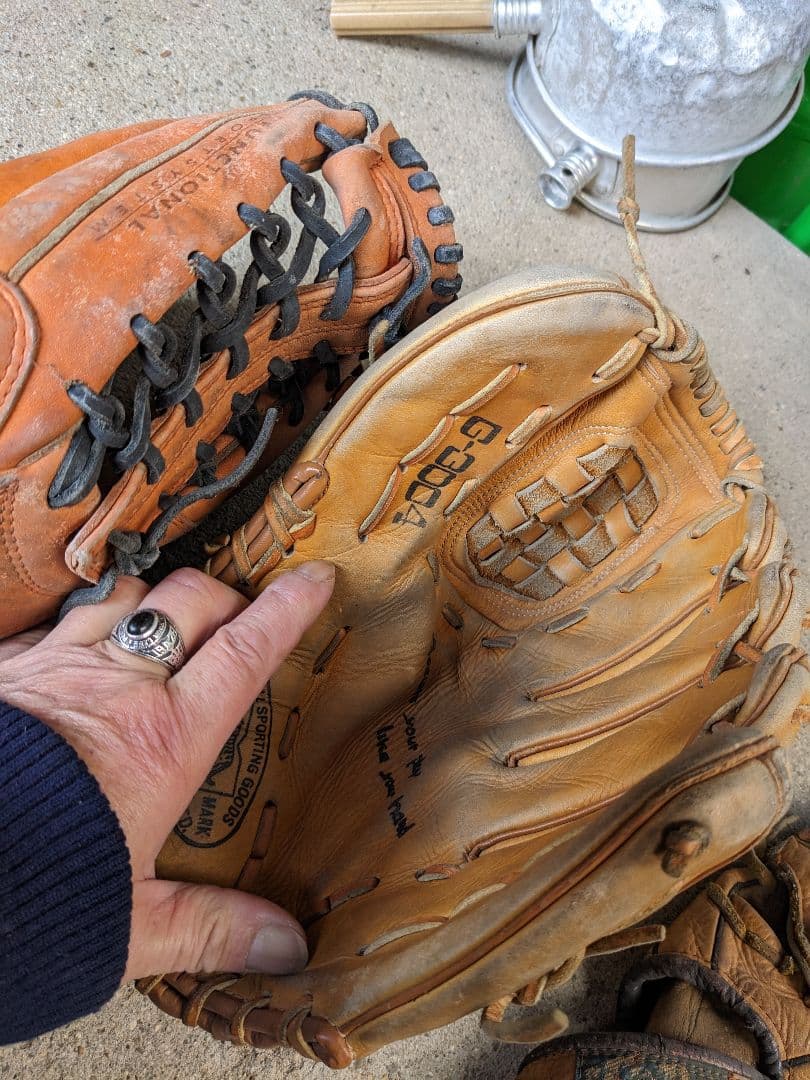 昔の野球　グローブ8個セット(⁠✿⁠^⁠‿⁠^⁠)