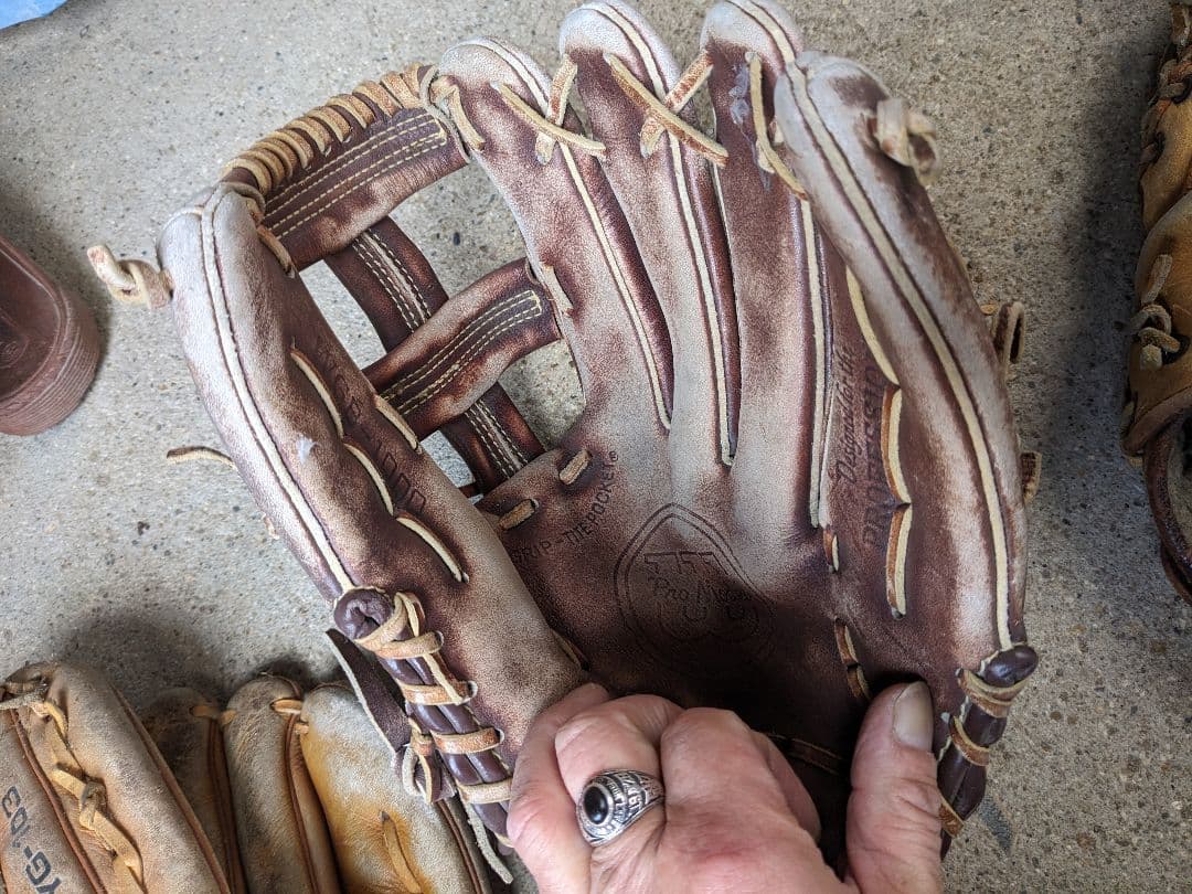 昔の野球　グローブ8個セット(⁠✿⁠^⁠‿⁠^⁠)