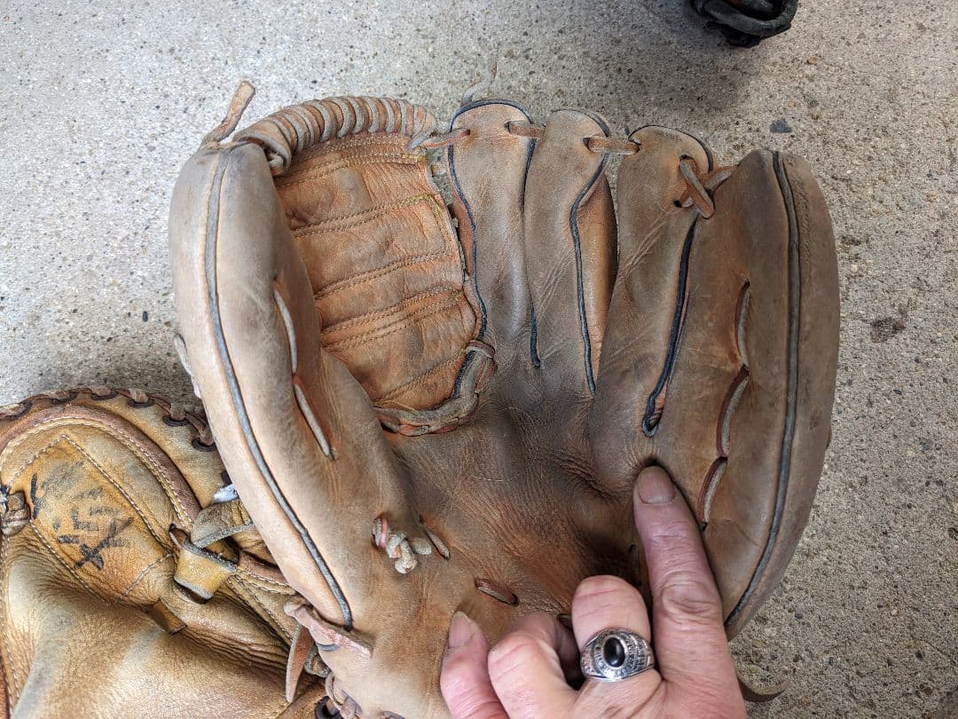 昔の野球　グローブ8個セット(⁠✿⁠^⁠‿⁠^⁠)