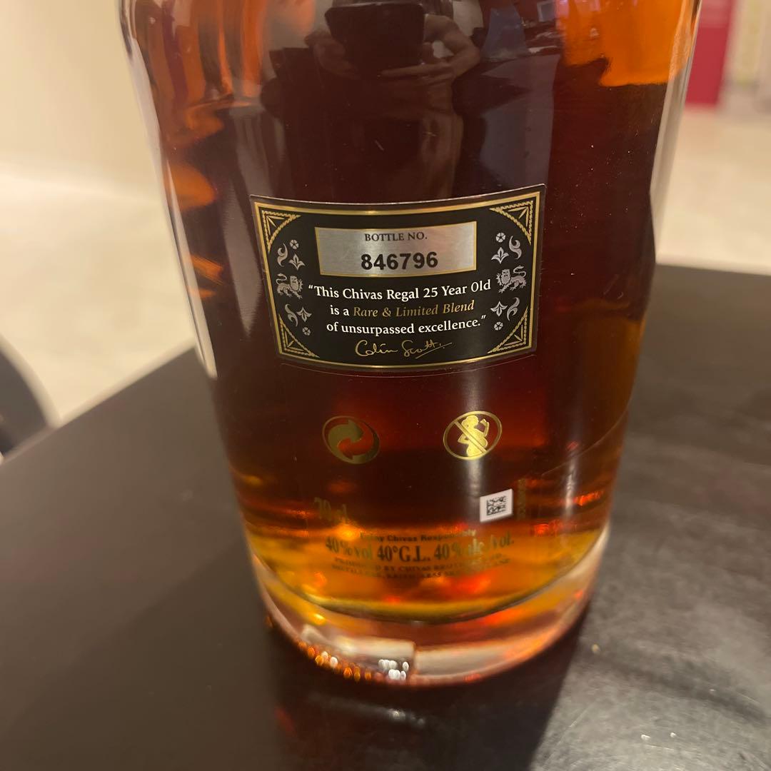 未開栓　CHIVAS REGAL 25年 ギフトボックス入り 750ml