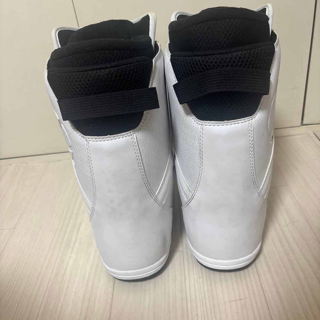 ボアシステム ホワイト スノーボードブーツ