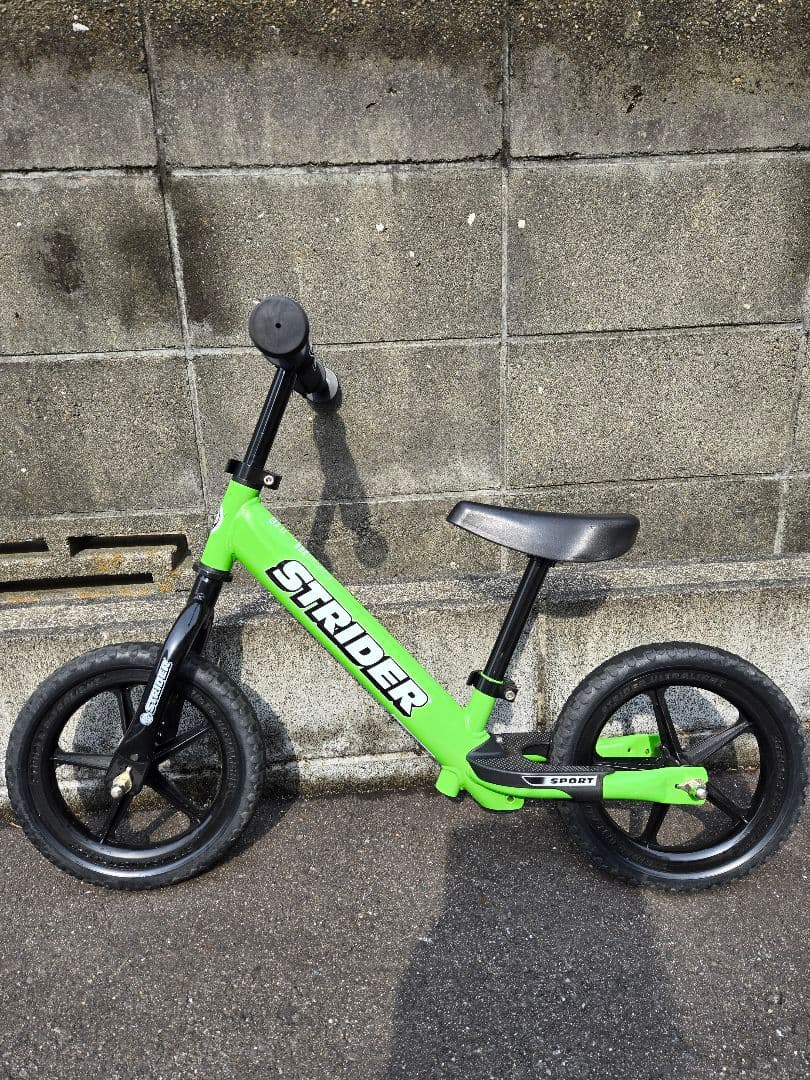 STRIDER バランスバイク ランニングバイク　グリーン 12インチ　緑