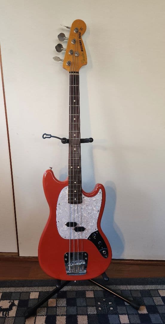 Fender Mustang Bass レッド 美品。