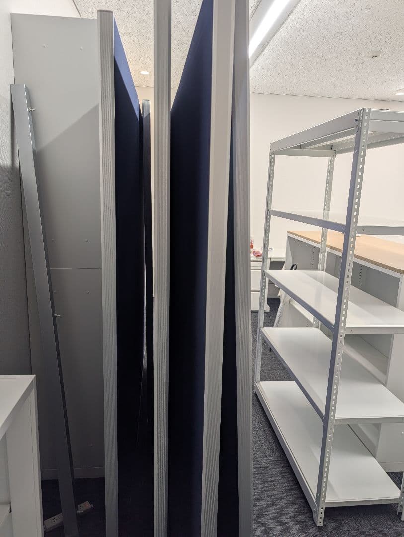 最終値下！！来月処分！！【直接取引限定】内田洋行　ネイビーオフィスパーテーション