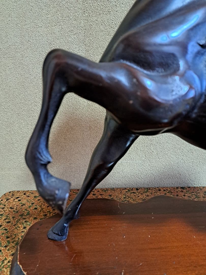 昭和《美術鋳物》駿馬の置物(大型) 木製台座付き