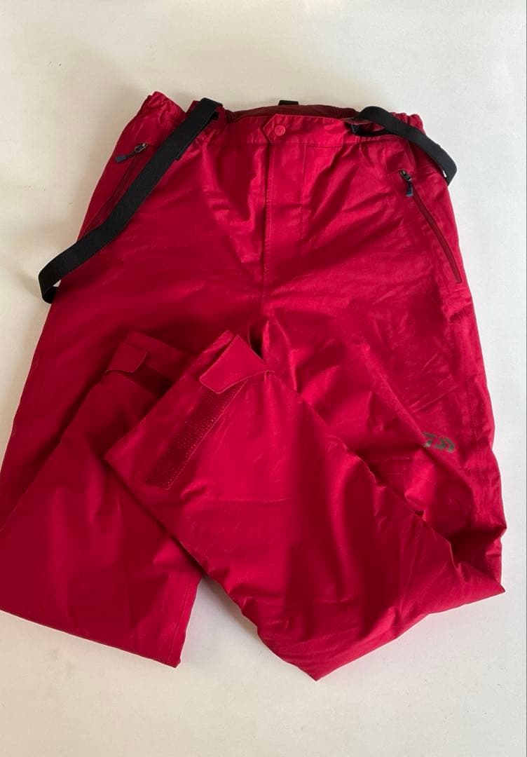 ダイワDAIWA ゴアテックス　防寒パンツ メンズLレッド　専用サスペンダー付