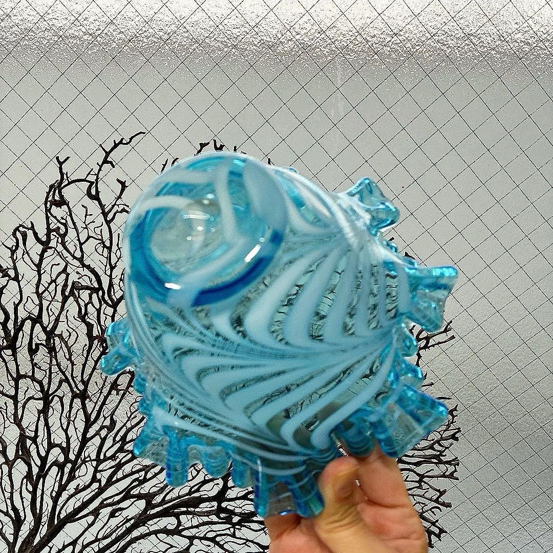 骨董　時代ガラス　希少　電笠フリル　掻き揚げ紋　　水色ガラス　菓子鉢　ウラン１客