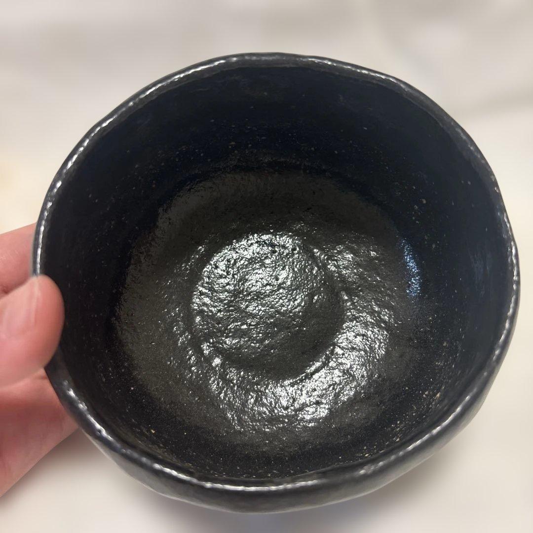 【良品】黒楽茶碗 共箱付 手捏ね 低めの腰 茶道具（詳細不明）宗達　㐂寿　茶器