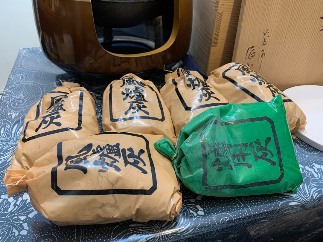 窯師辰敏作　浜松地紋　丸釜　面取風炉　風爐灰　爐用灰　底瓦　セット　茶道具