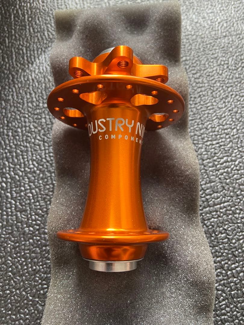 industry nine フロントハブ 32H