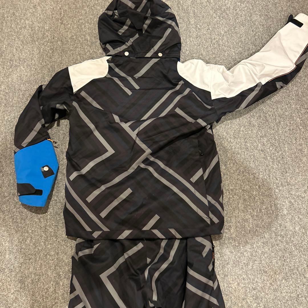 MIZUNOクルーモデルスキーウエアー(ユニセックス)