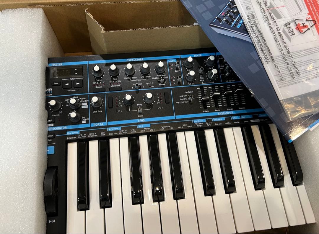 Novation BASS STATION II アナログシンセサイザー