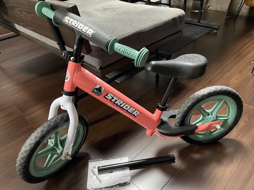 STRIDER × XLARGEコラボ ムラサキスポーツ限定カラー ストライダー