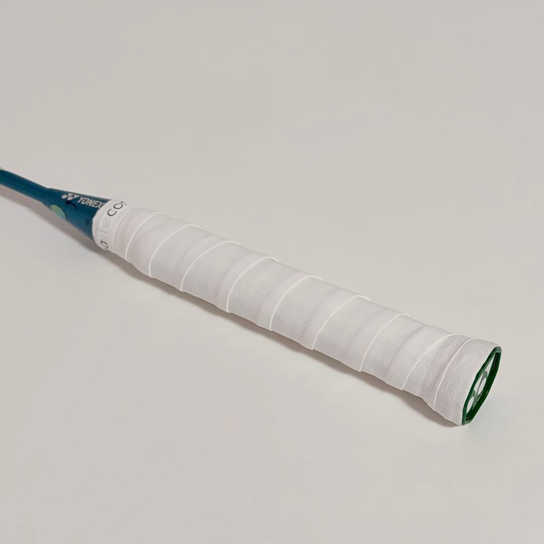 バドミントン ラケット ヨネックス ナノフレア700 廃盤 希少品 4UG5