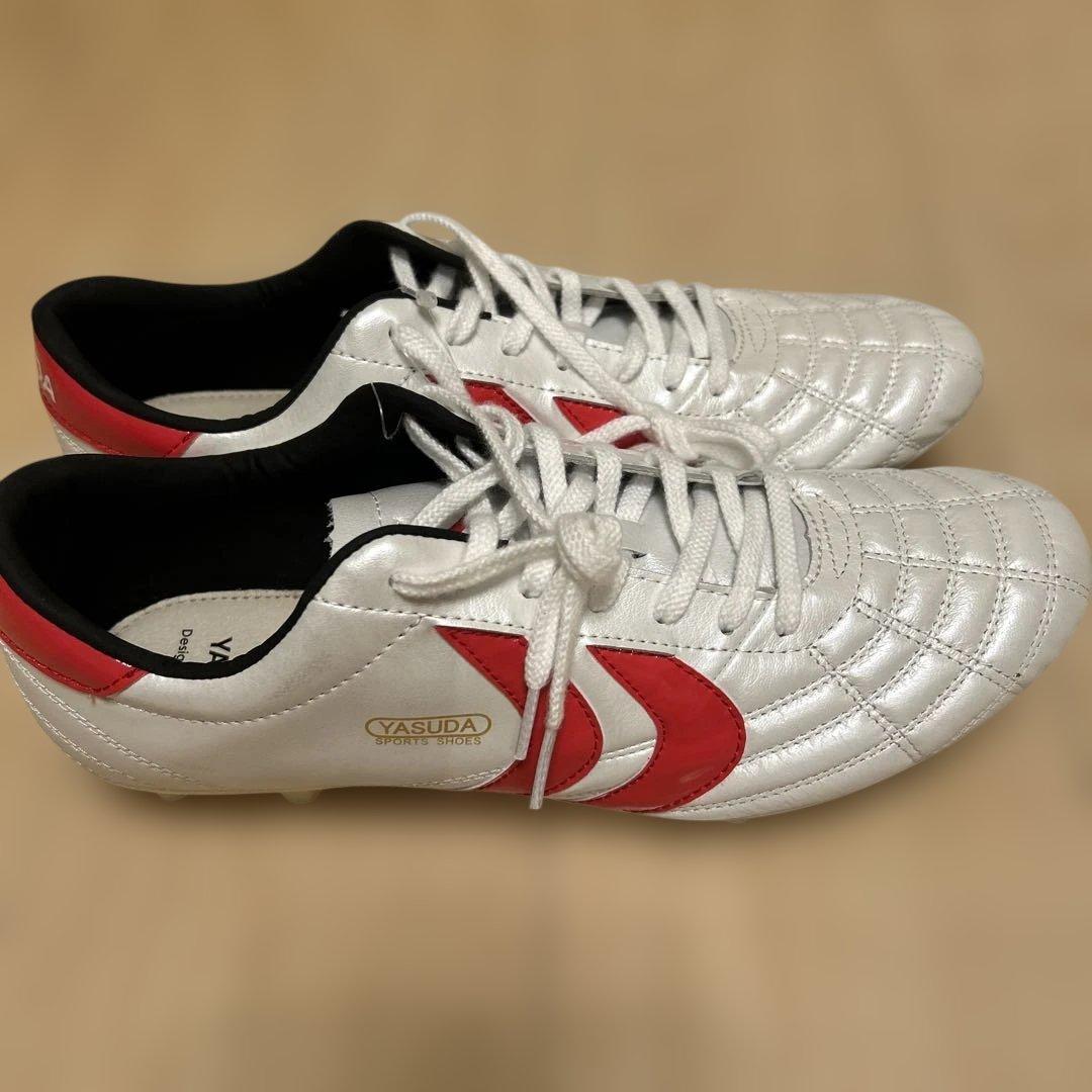 りこ　YASUDA サッカーシューズ ホワイト/レッド