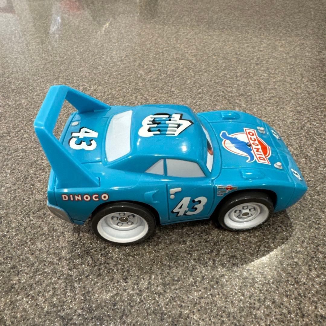 キング　ドック・ハドソン　ディズニー カーズ ミニカー 2台セット　しゃべる走る