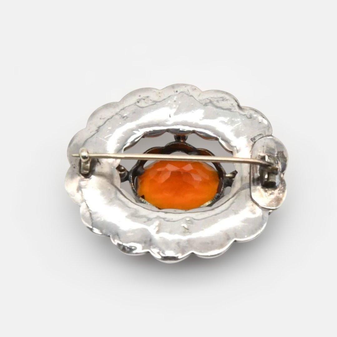 花型の銀製ブローチ　楕円形　スコティッシュ　s0079