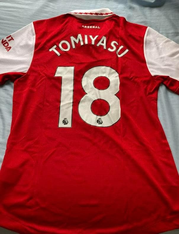 【送料無料】 アーセナル　冨安健洋　オーセンティック ホーム（M）2022-23