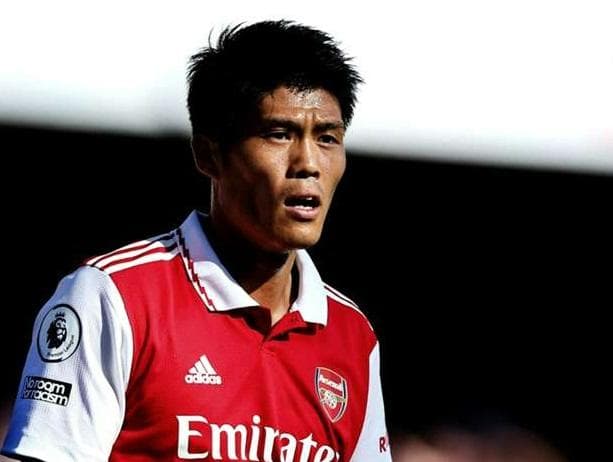 【送料無料】 アーセナル　冨安健洋　オーセンティック ホーム（M）2022-23