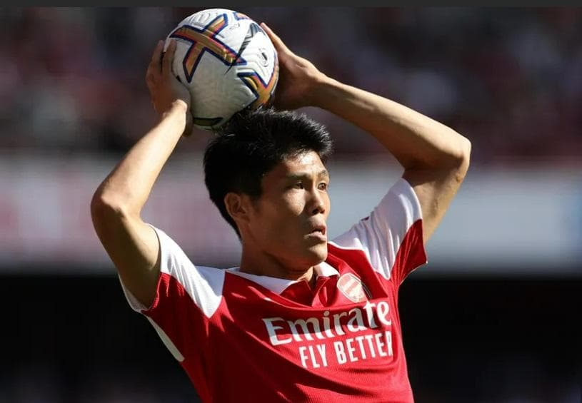 【送料無料】 アーセナル　冨安健洋　オーセンティック ホーム（M）2022-23