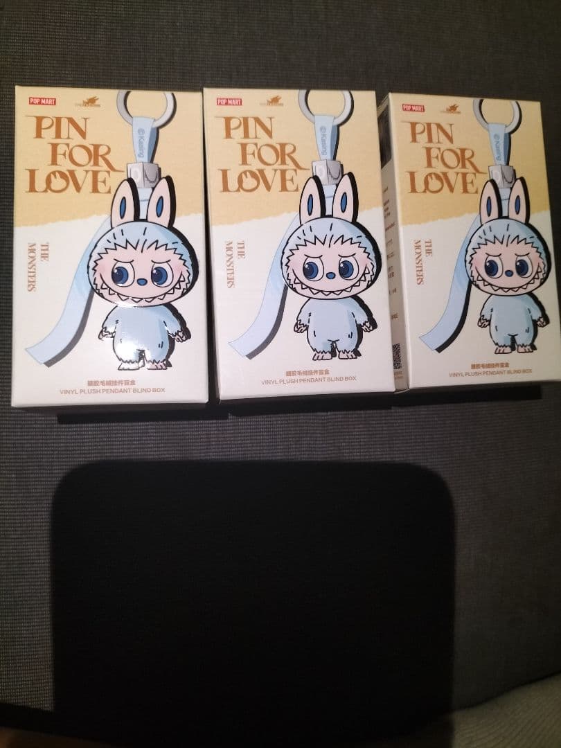 新品未開封 LABUBU PIN FOR LOVE ラブブ イニシャル A-M