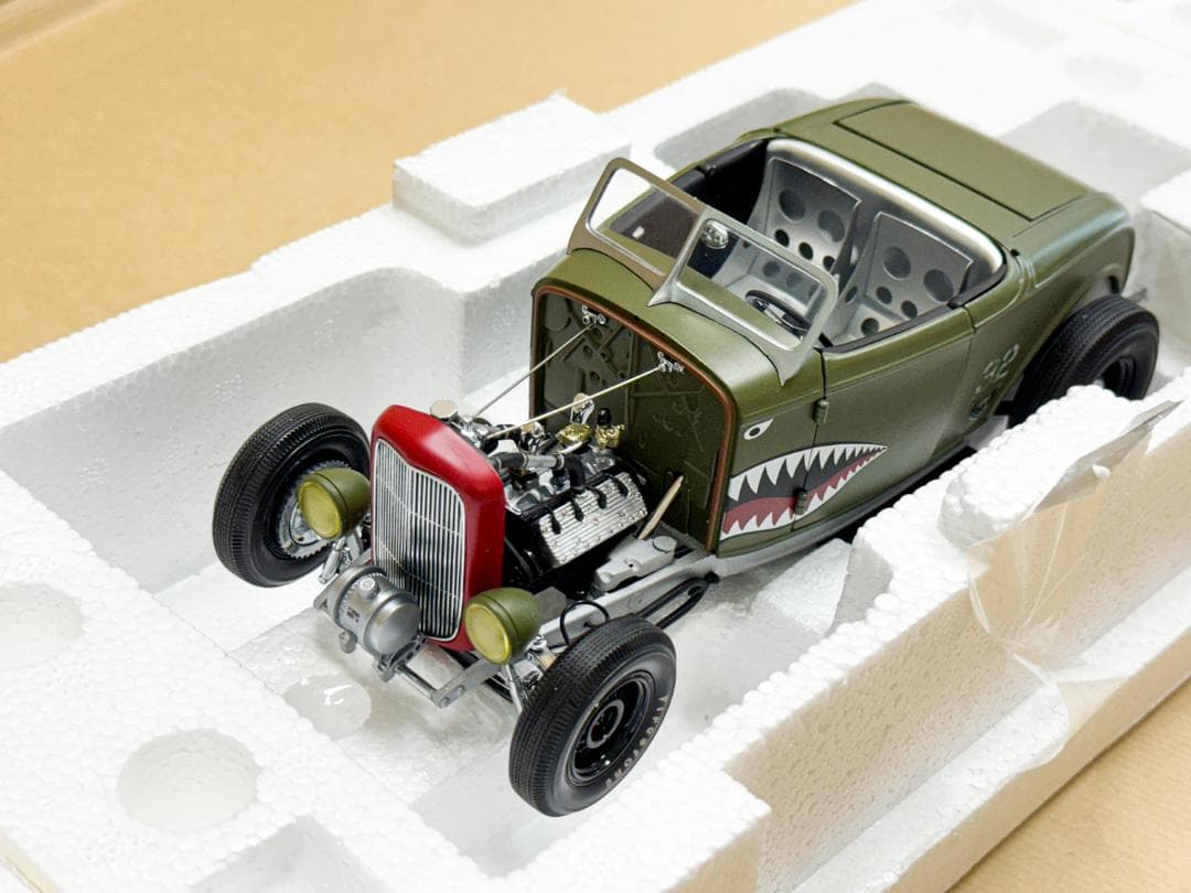★ 32 FORD ROADSTER ARMY ★ACME GMP★ 1/18