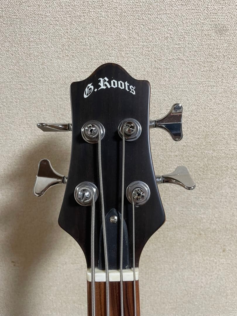 Grass Roots フレットレス　ベース