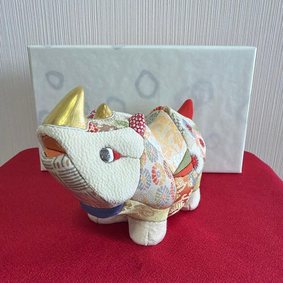 伝統的な木目込人形rino(サイ)、幸一光の作品