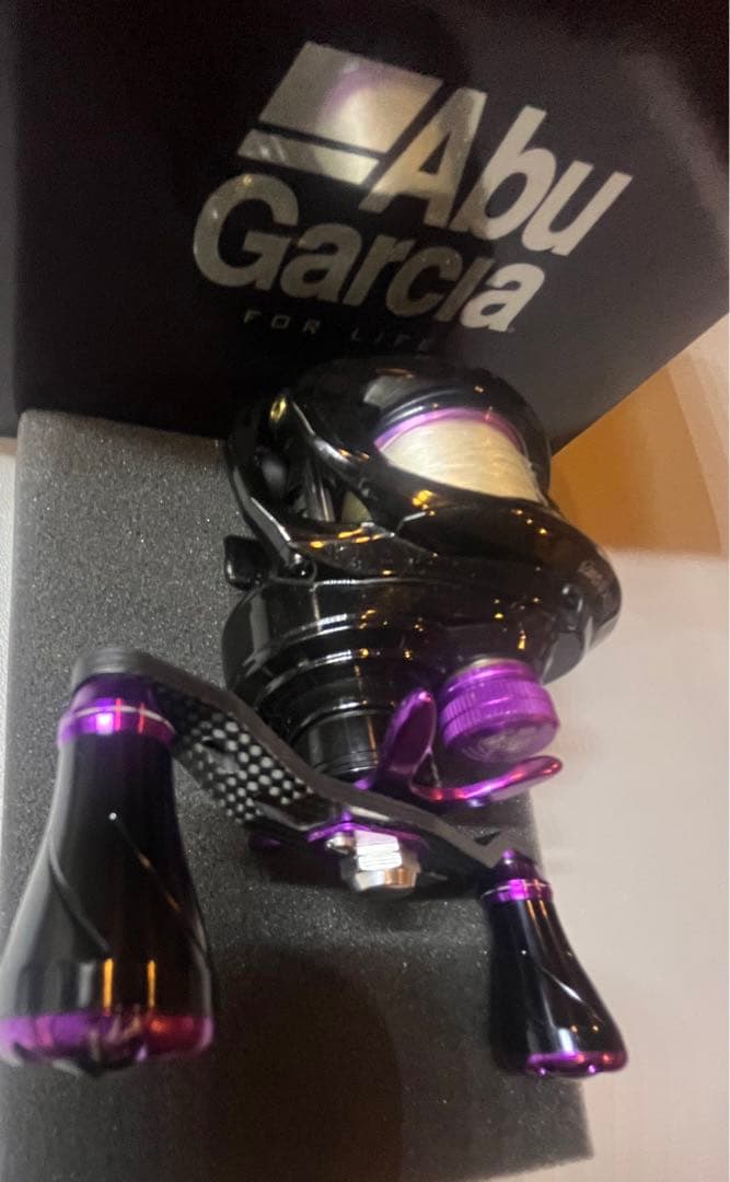 Abu Garcia EXD ベイトリール 5.4:1 黒/紫