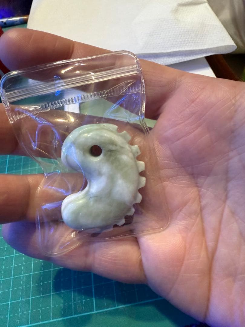 糸魚川翡翠‼️獣形勾玉‼️58,300円にて購入品‼️これ以上の値引きはいたしません‼️