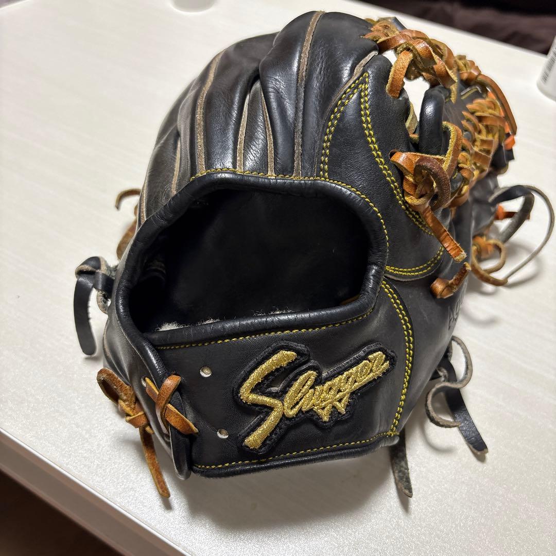 Slugger Aggressive 硬式グローブ 黒茶