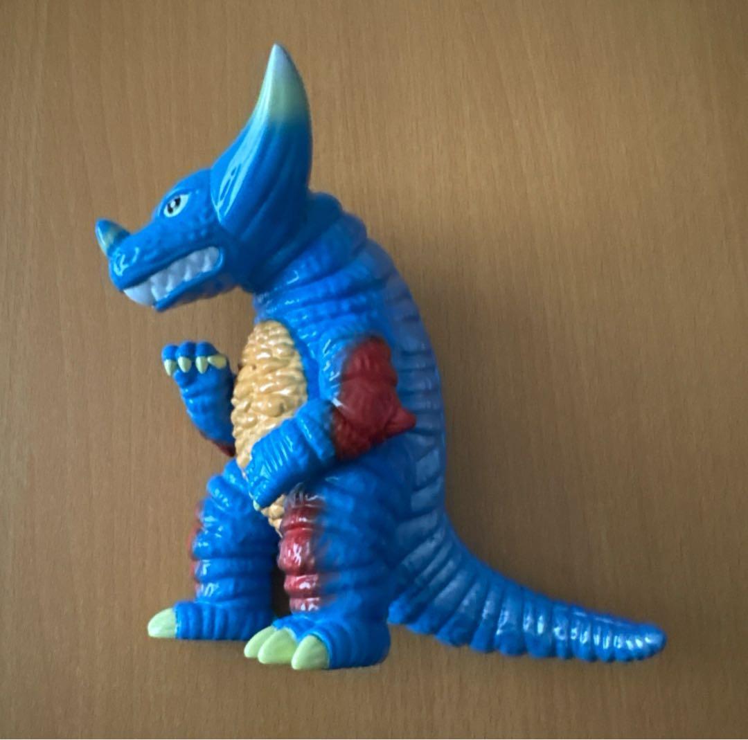 ウルトラマン怪獣　Artverse アートソフビシリーズ　ゴモラ　海外限定