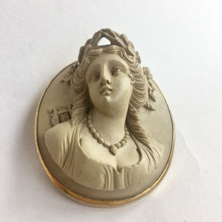 ラーバ　カメオ アンティーク ブローチ