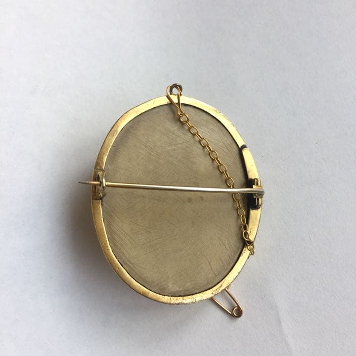 ラーバ　カメオ アンティーク ブローチ