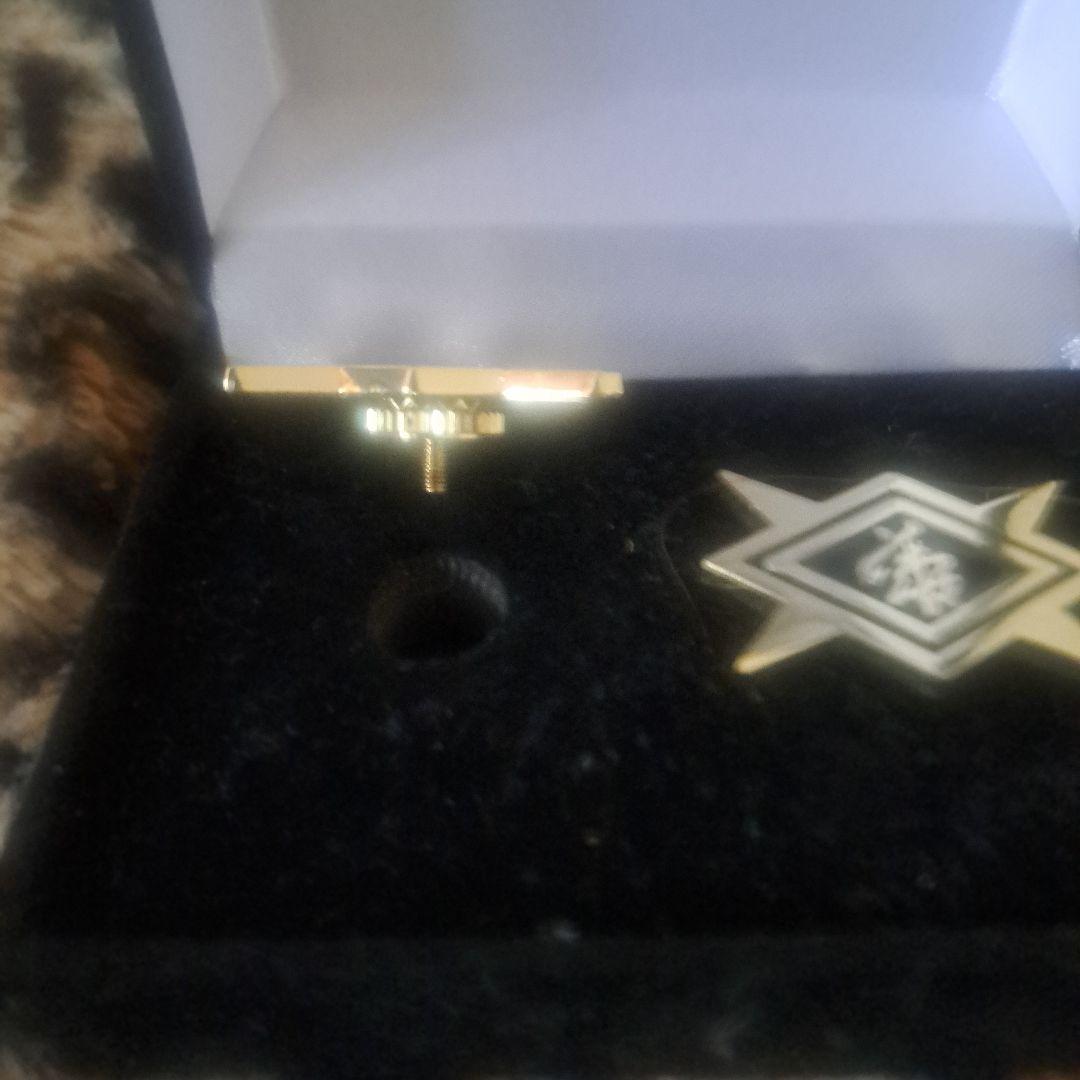 刃牙展 花山薫グッズ 花山組ピンバッジ2個セット ケース付き