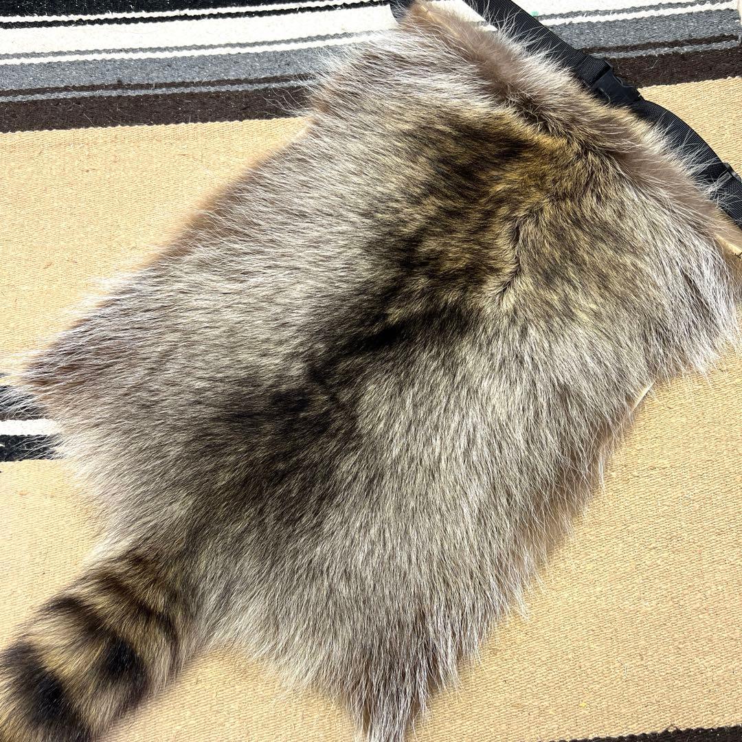 顔付　特大ラクーン　アライグマ　尻あて腰当　登山　キャンプ　スキー山伏　毛皮敷物