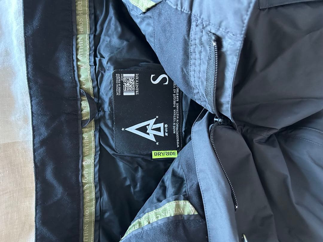 BURTON ALPHA undefeated CARGO PT トリプルコラボ