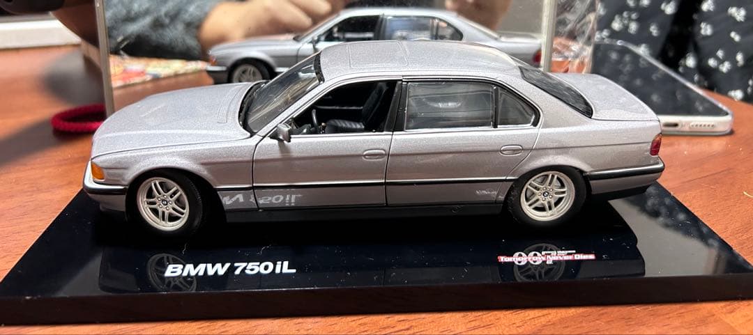  750iL 1/18 スケールモデル シルバー