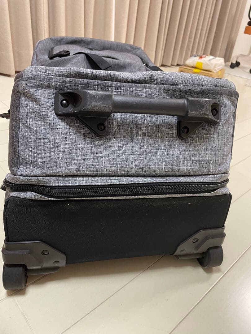 DAKINE グレー キャリーバッグ 大容量