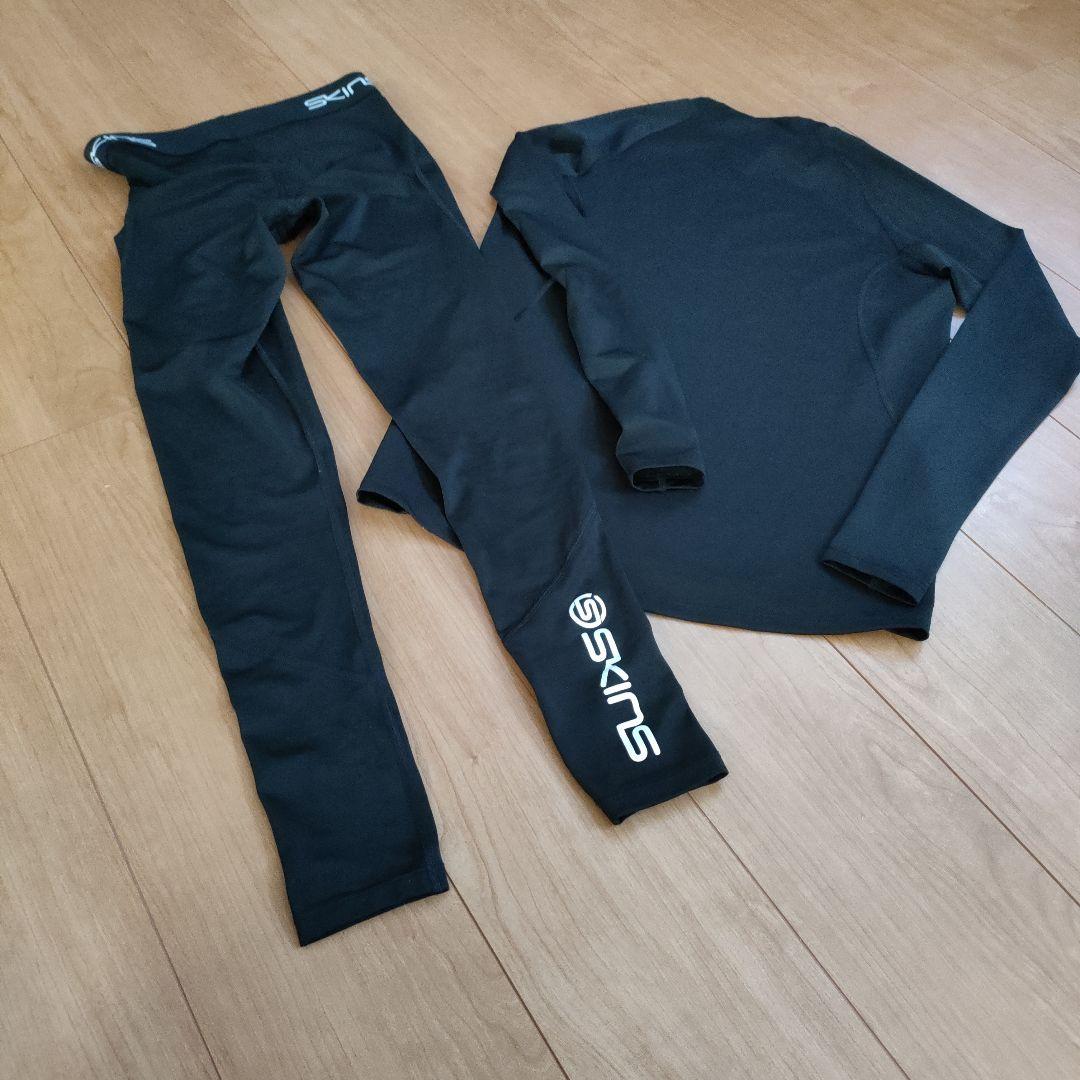 SKINS ロングスリーブシャツ＆タイツセット
