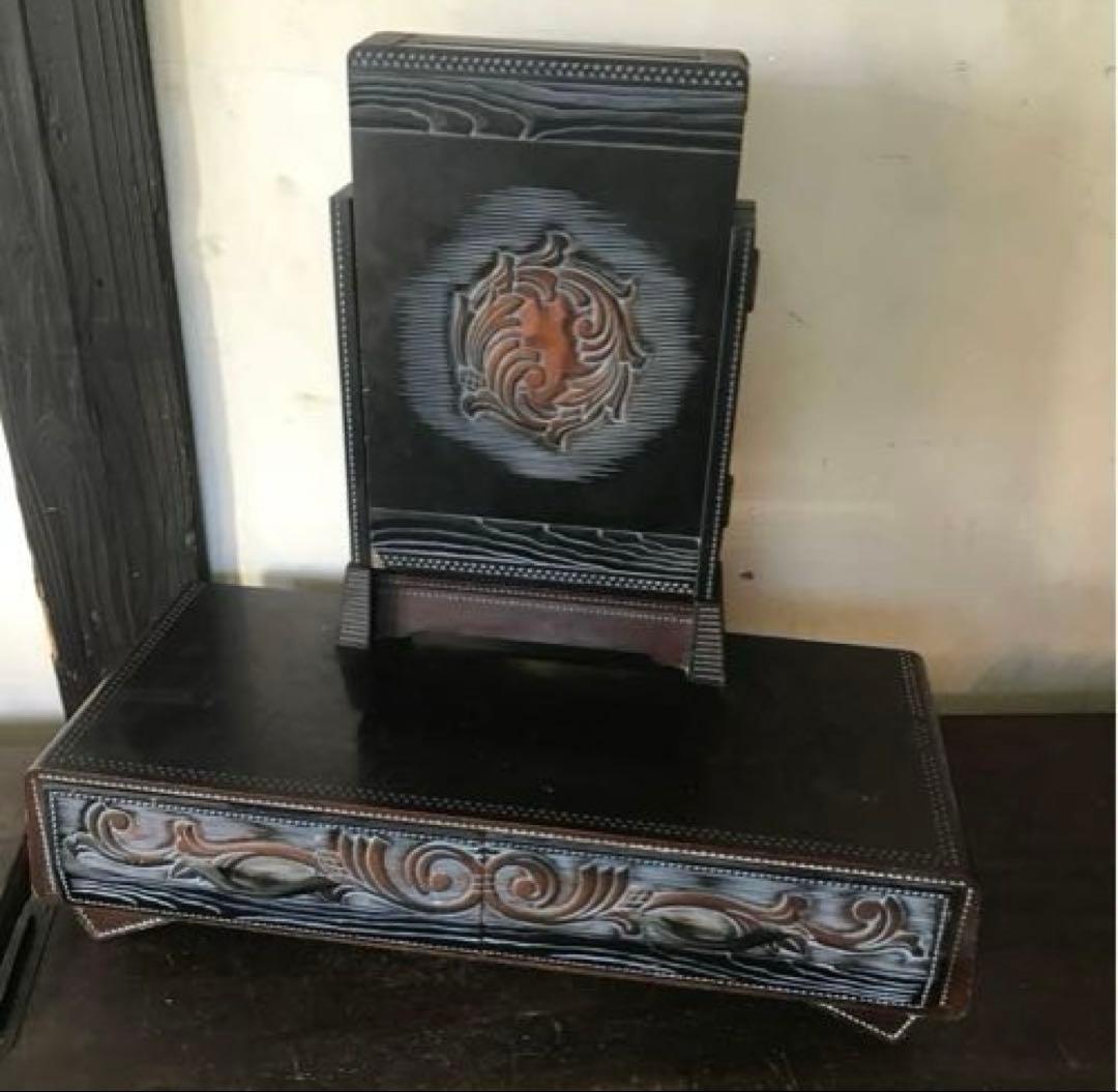 ビンテージ　木製　三面鏡　鏡台　木彫りの装飾が丁寧で雰囲気あります