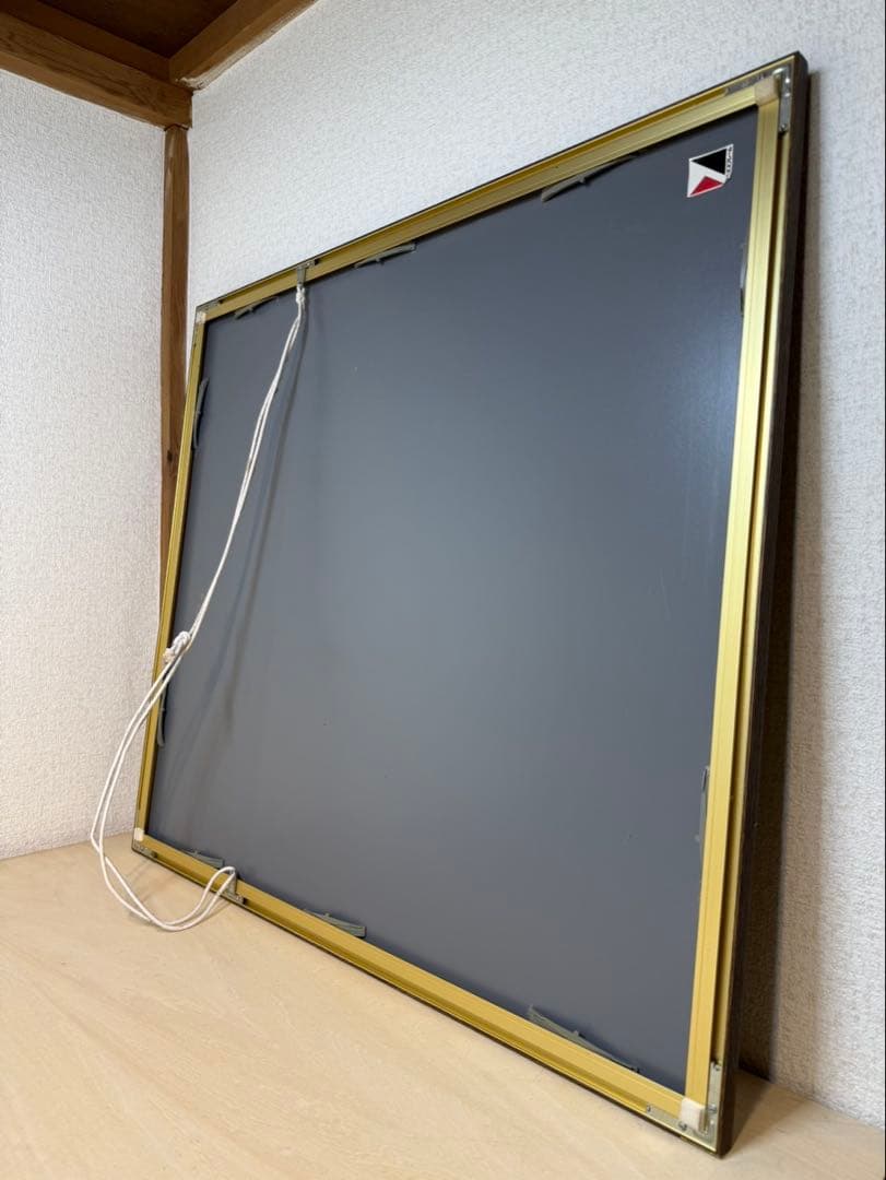 木版画 カップルと街の風景