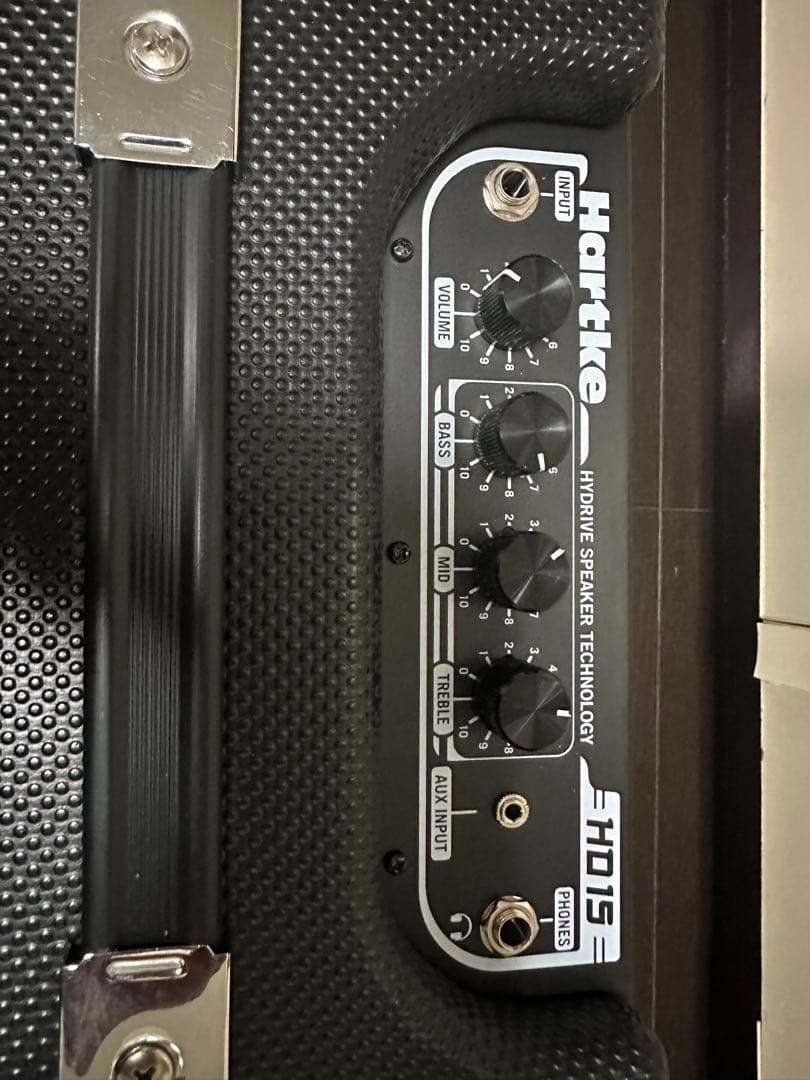 Hartke HD15 ベース用アンプ 15W