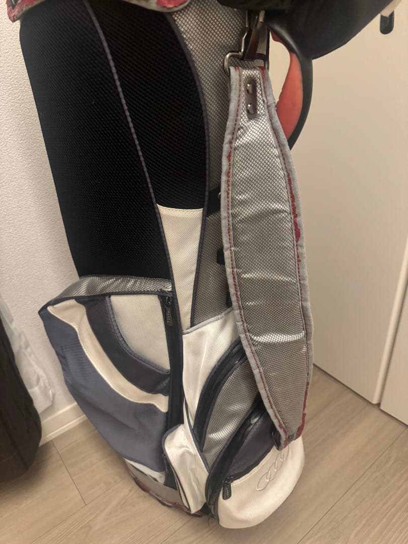 値下げしました❤️【Audi】アウディ　ゴルフバッグ　キャディバック　軽量