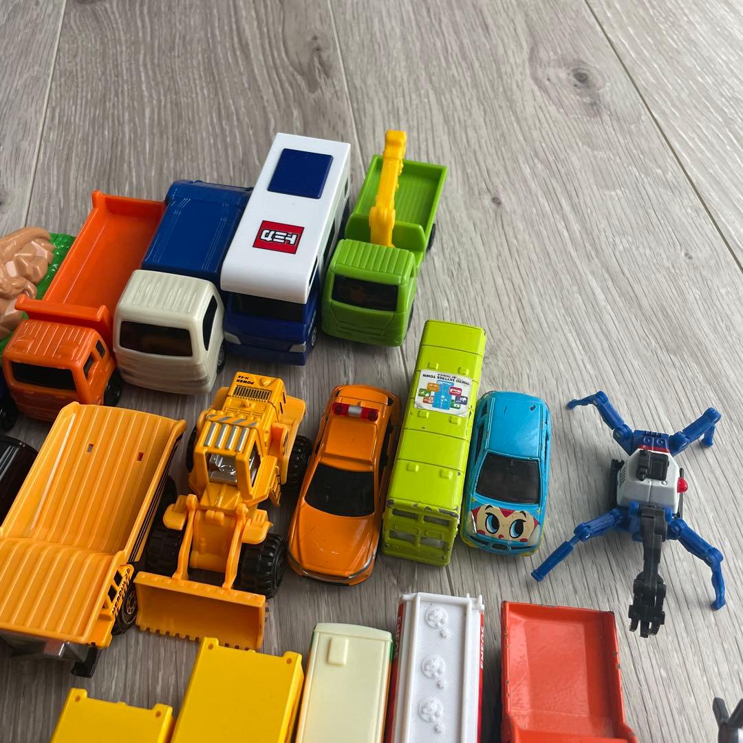 トミカ　まとめ売り　82台セット　ミニカー