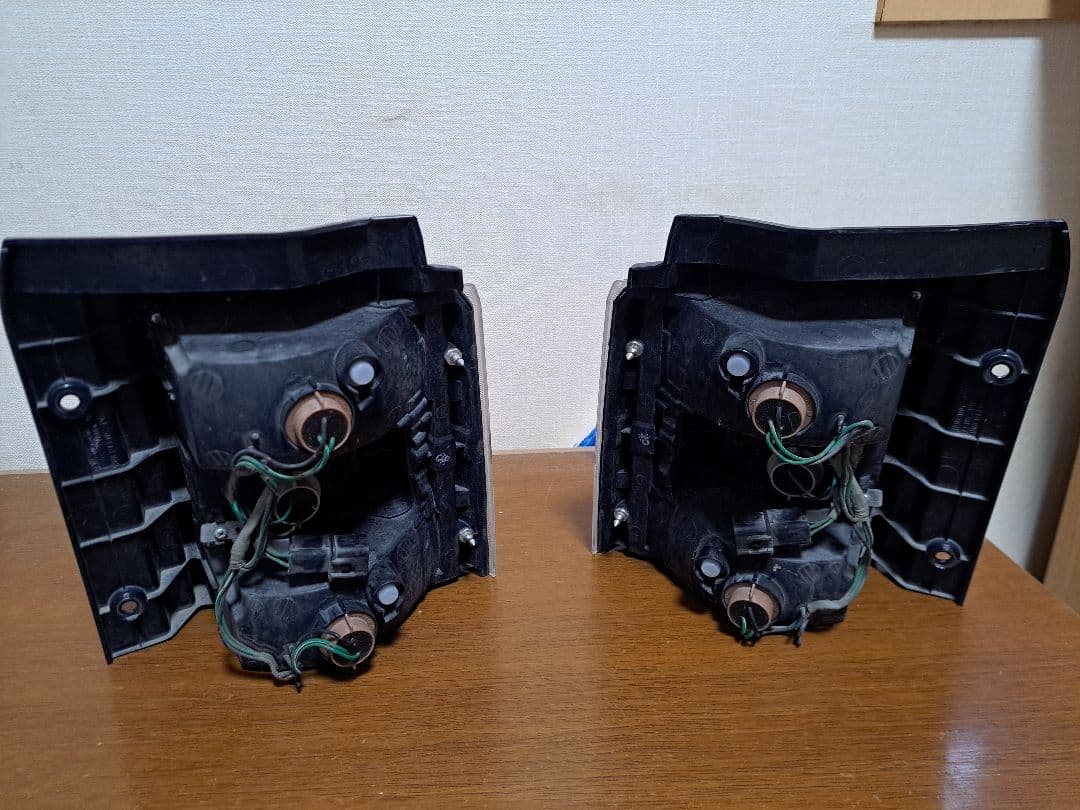 前期型デリカd5 テールランプ