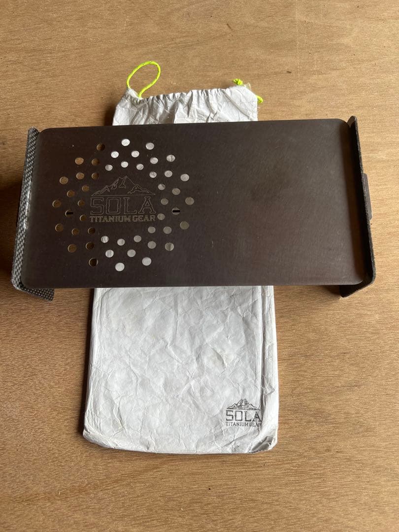 SOLAチタニウムテーブル