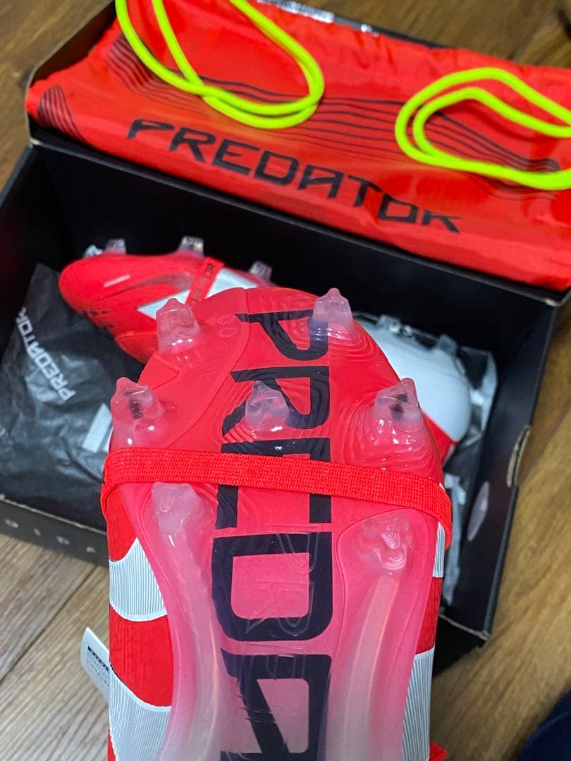 プレデター ELITE FG 天然芝 25.5cm